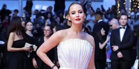 جينيفر لورانس وروبرت باتينسون يخطفان الأضواء في العرض الأول لـ "Die My Love" بمهرجان كان - تكنو بلس