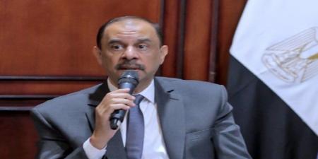 محافظ سوهاج يحيل مخالفات مناقصة توريد كاميرات مراقبة لصالح مديرية التربية والتعليم إلى النيابة - تكنو بلس
