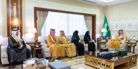 نائب أمير المنطقة الشرقية يتابع مبادرات جمعية السرطان السعودية - تكنو بلس