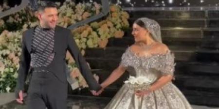 مسلم بعد حفل زفافه: بحب أكون مختلف في ملابسي وفني - تكنو بلس