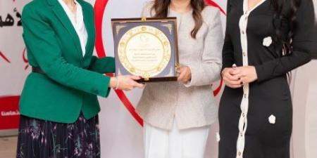"أنتي الأهم" تكرم الدكتورة هالة زايد تقديرًا لرحلتها في خدمة المرأة المصرية صحياً - تكنو بلس