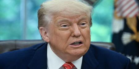 ترامب يهدد بفرض رسم جمركي 25% على آبل ما لم تصنع هواتف آيفون في الولايات المتحدة - تكنو بلس