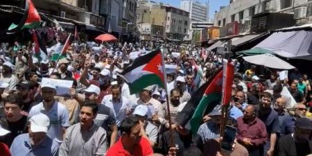 مسيرة حاشدة في وسط البلد: شعب الأردن يا كابوس.. ع الصهيوني بدنا ندوس - فيديو #عاجل - تكنو بلس