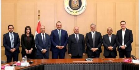 بلمسات أوروبية.. «كامل الوزير» يعيد إحياء هوية الإسكندرية و تأهيل ترام الرمل - تكنو بلس