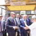 وزير العمل ومحافظ القاهرة يتفقدان مقاعد انتظار مُجهزة لعمال التراحيل بباب الشعرية - تكنو بلس