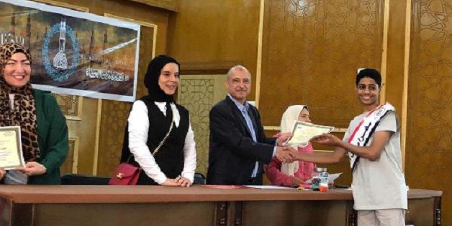 محافظ أسيوط يؤكد تقديمه لكافة سبل الدعم لتنظيم فعاليات رفع وعي الشباب - تكنو بلس