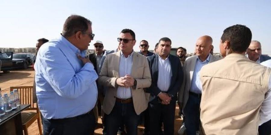 وزير الإسكان يختتم جولته اليوم بتفقد مشروعات تنفيذ شبكات المرافق بمنطقتي جنيفة والرابية بمدينة الشروق - تكنو بلس