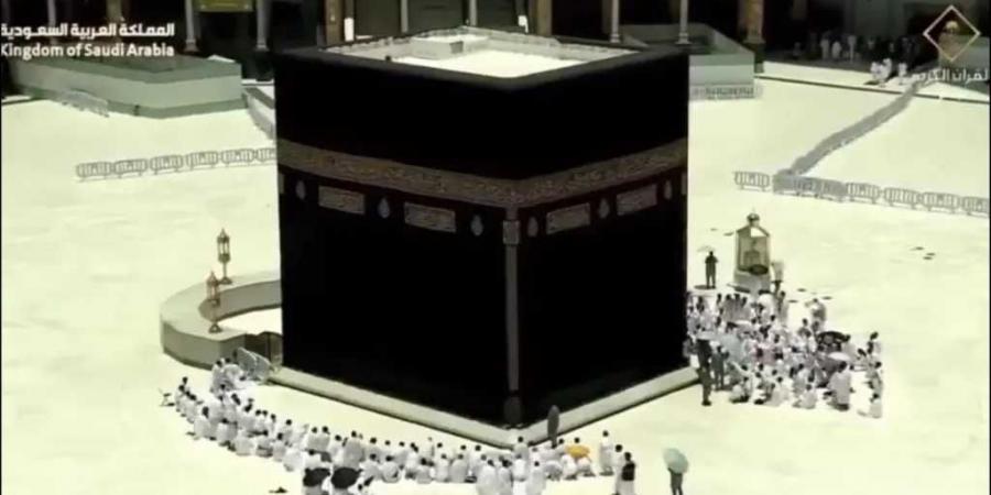 هل تم إفراغ الحرم من المعتمرين؟ حقيقة فيديو خلو الكعبة من المصلين قبل الحج 2025 - تكنو بلس