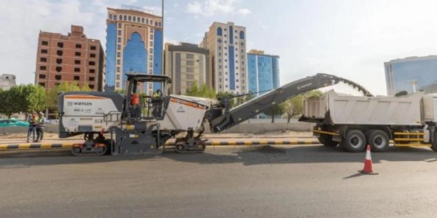 صور.. تنفيذ برنامج متكامل لصيانة وتأهيل الطرق استعدادًا للحج - تكنو بلس