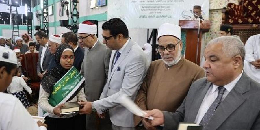نائب محافظ الأقصر يشارك فى احتفالية تكريم مسابقة الشيخ أحمد رضوان - تكنو بلس