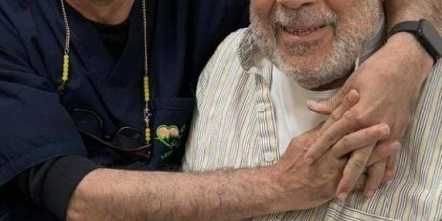 طبيب يكشف تطورات الحالة الصحية لصبري عبدالمنعم بعد تعرضه لإغماء مفاجئ - تكنو بلس