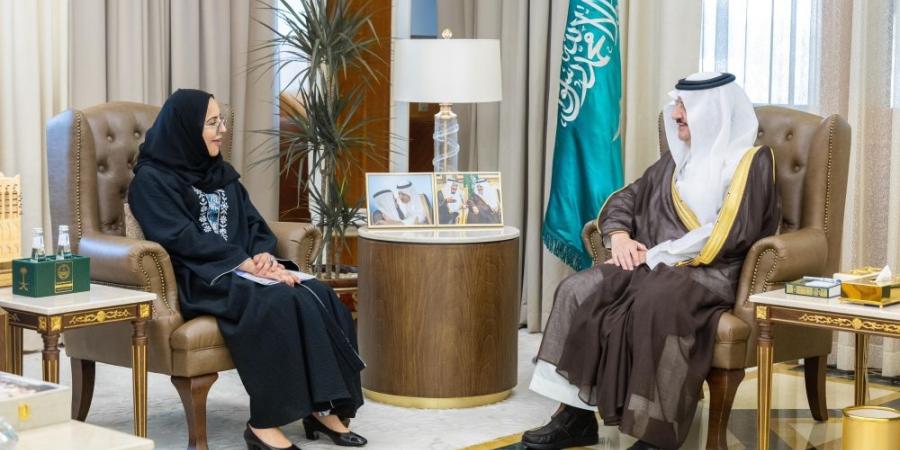 أمير الشرقية يستقبل رئيس وأعضاء جمعية السرطان السعودية بالمنطقة - تكنو بلس