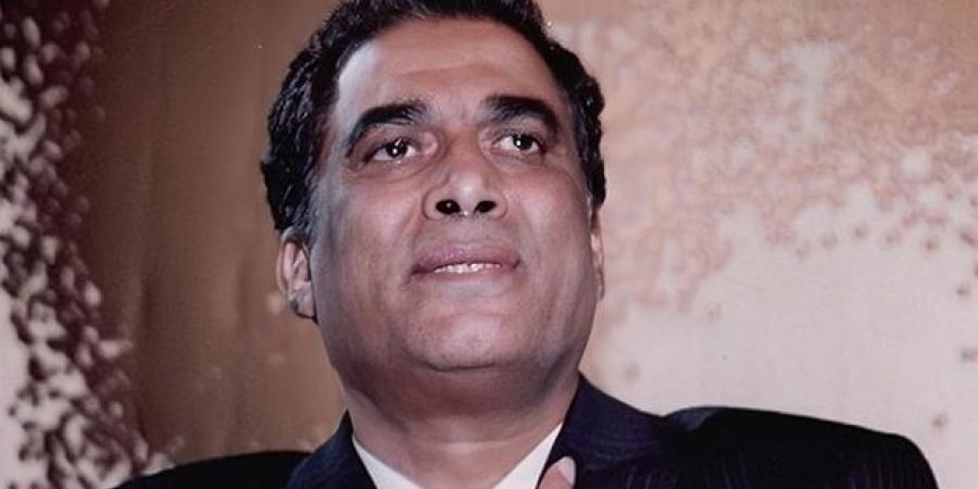 أرشيف أحمد زكي كان على وشك الضياع.. فنانة شهيرة تكشف التفاصيل - تكنو بلس
