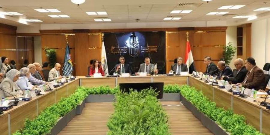 محافظ الجيزة ورئيس صندوق التنمية يبحثان التعاون المشترك - تكنو بلس