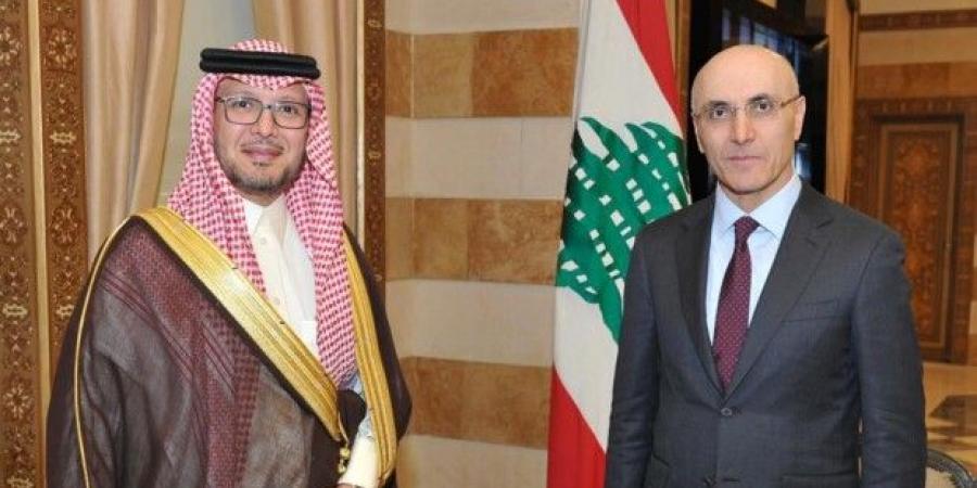 الحجار وبخاري بحثا في تعزيز التعاون والتنسيق بين الجهات المعنية في السعودية ووزارة الداخلية - تكنو بلس