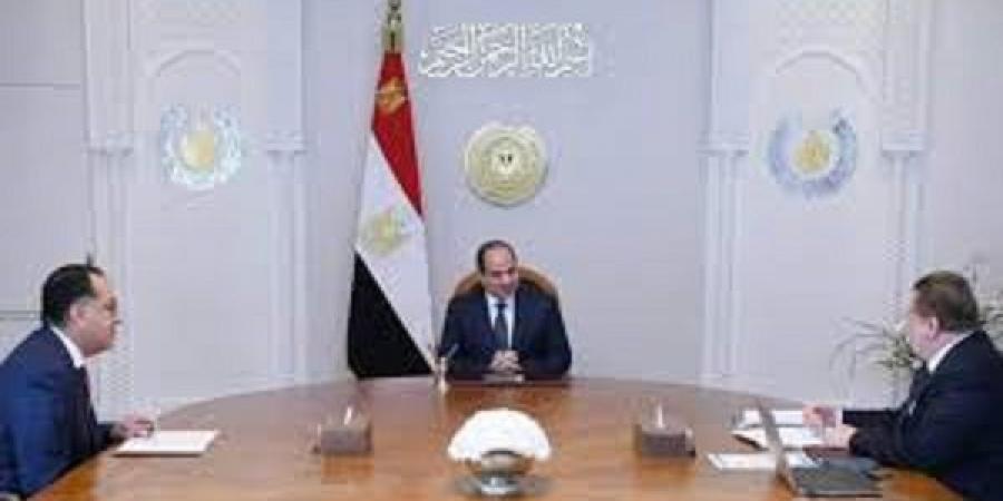 السيسي يجتمع بمدبولي ومحافظ البنك المركزي لمتابعة مؤشرات الاقتصاد - تكنو بلس