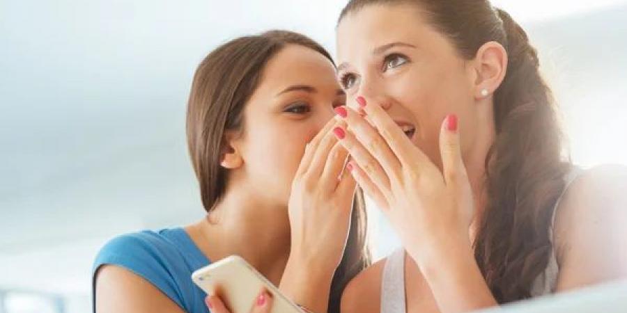 كيف تكون «النميمة» مفيدة للصحة النفسية؟ - تكنو بلس