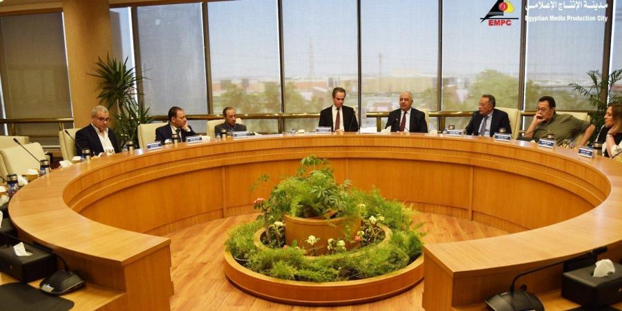 اللجنة العليا لمنتدى القاهرة للإعلام تعقد أولى اجتماعاتها بمدينة الإنتاج الإعلامى - تكنو بلس