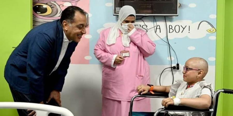 خلال زيارته للغربية.. رئيس الوزراء يحاور طفلة بالصف الرابع الابتدائى مريضة بالأورام - تكنو بلس