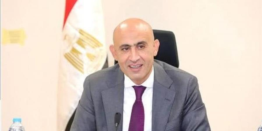 وزير التربية والتعليم يبحث مع المدير العام لمكتب التربية العربي لدول الخليج تعزيز فرص التعاون بين الجانبين - تكنو بلس