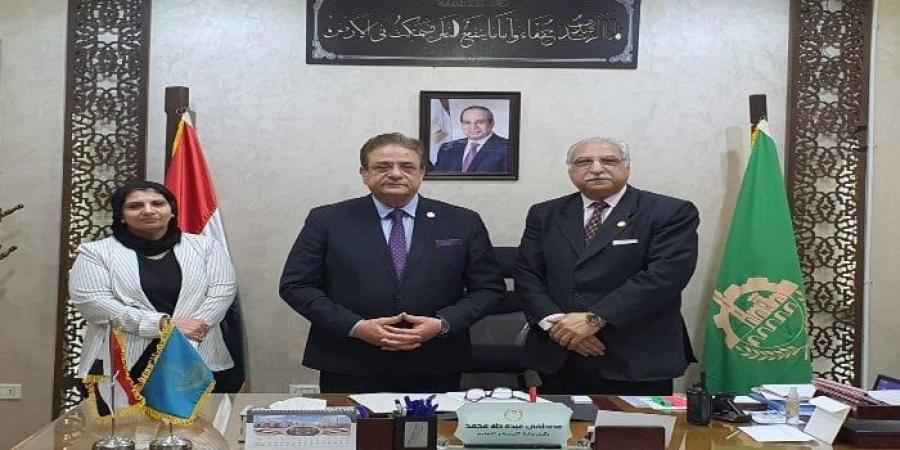 مدير تعليم القليوبية يستقبل نائب رئيس جامعة بنها الأهلية - تكنو بلس