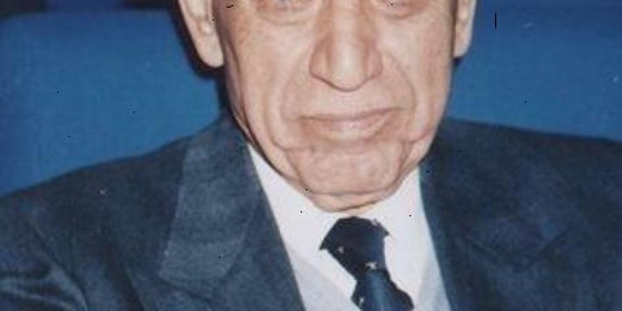 صلاح أبو سيف..عاش يتيما ..وترك العمل بالمنسوجات وقصة نيازى مصطفى - تكنو بلس