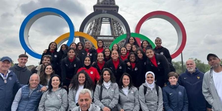 منتخب مصر للكرة النسائية يعود للقاهرة بعد ختام معسكره بباريس - تكنو بلس