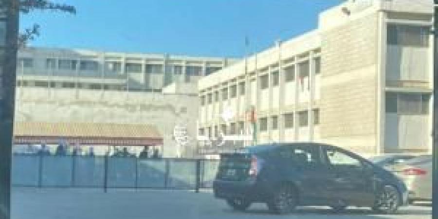 أهالي الإشرفية يطالبون “التربية” عبر "سرايا" بإعادة ساحة مدرسة البنات للطالبات وإخراج سيارات المعلمات - تكنو بلس