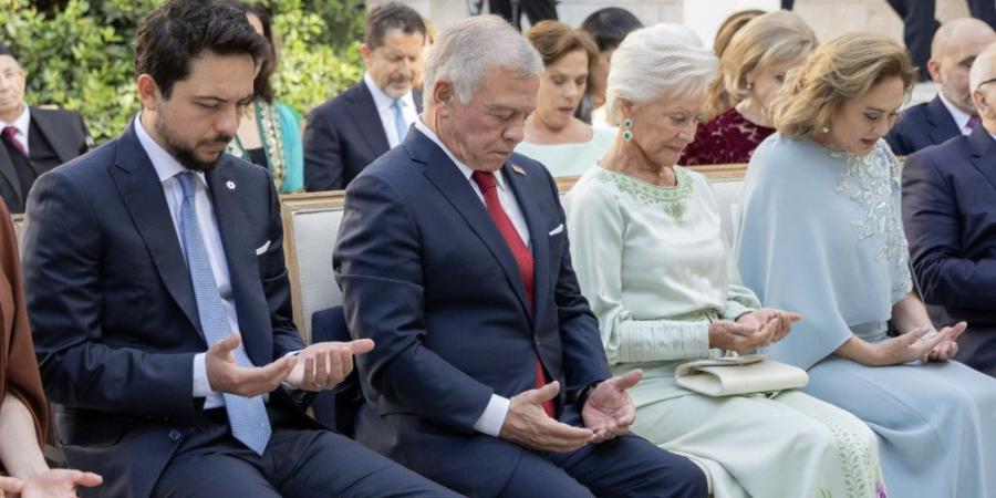 الملك وولي العهد يحضران عقد قران الأميرة عائشة بنت فيصل - تكنو بلس