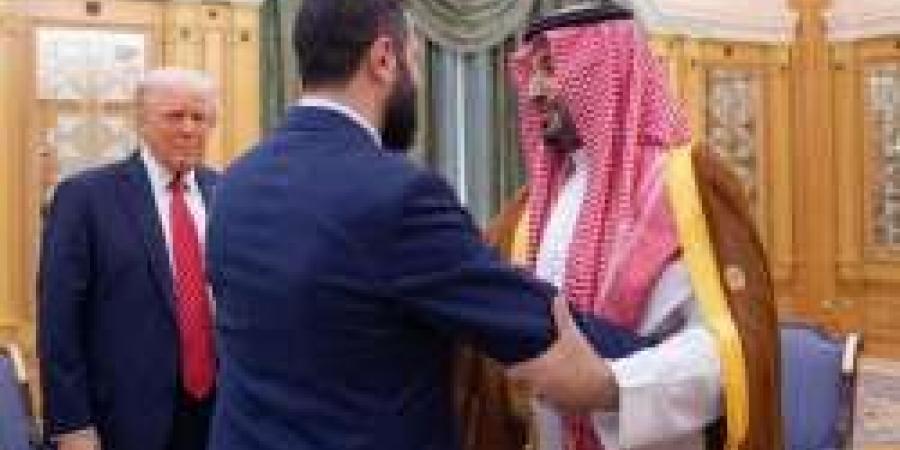 ماذا قال الرئيس أحمد الشرع عن قرار ترامب بـ رفع العقوبات عن بلاده بعد طلب ولي العهد وما آثار هذا القرار - تكنو بلس