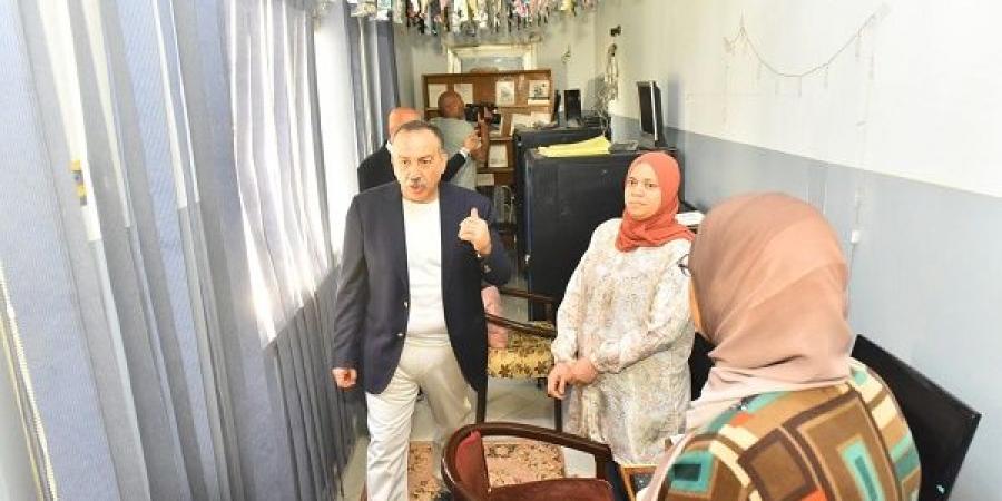 محافظ أسيوط يتابع انتظام العمل وجودة الخدمات خلال جولة تفقدية - تكنو بلس