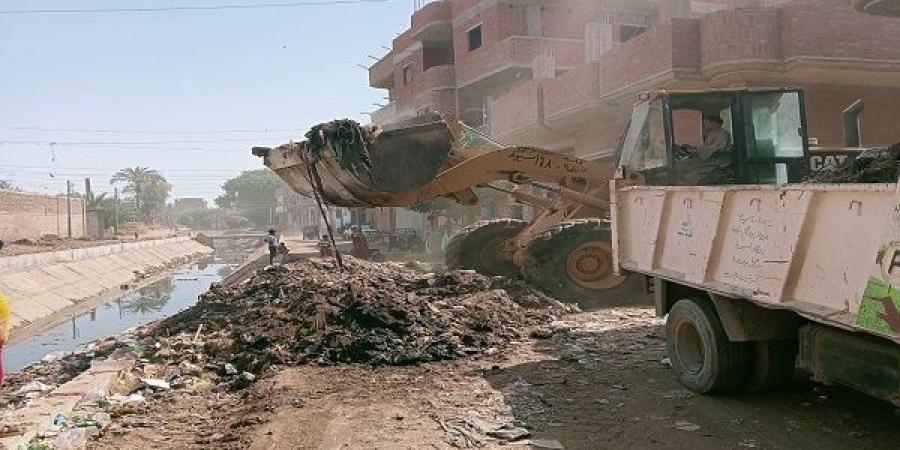 استمرار أعمال تطهير الترع والمصارف حفاظًا على الصحة العامة - تكنو بلس