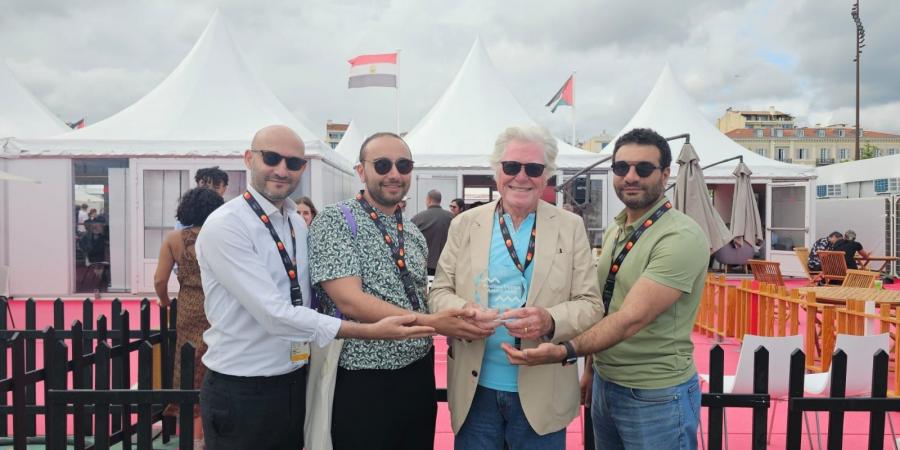 جناح مهرجان القاهرةالسينمائي يفوز بجائزةأفضل جناح في سوق كان السينمائي - تكنو بلس