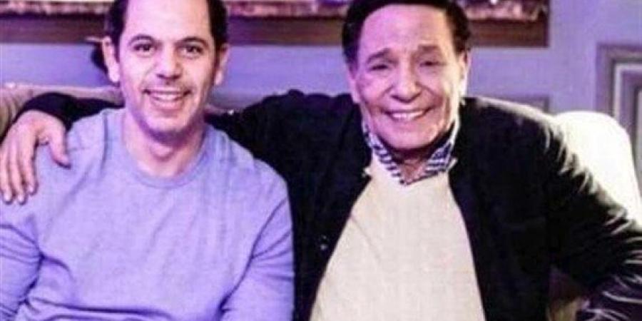 «بهذه الطريقة».. رامي إمام يحتفل بعيد ميلاد والده الزعيم عادل إمام - تكنو بلس