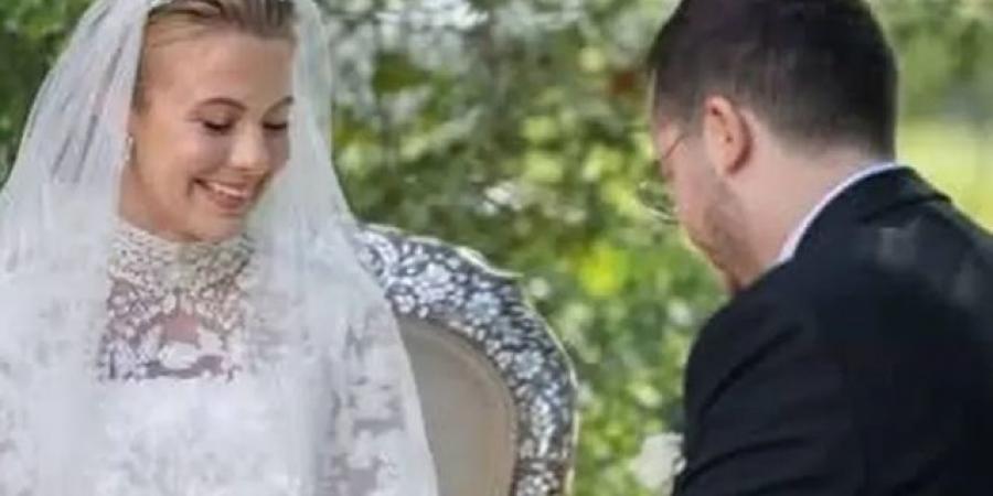 الأميرة عائشة بنت فيصل تتألق باللوك الطبيعي في حفل زفافها - تكنو بلس