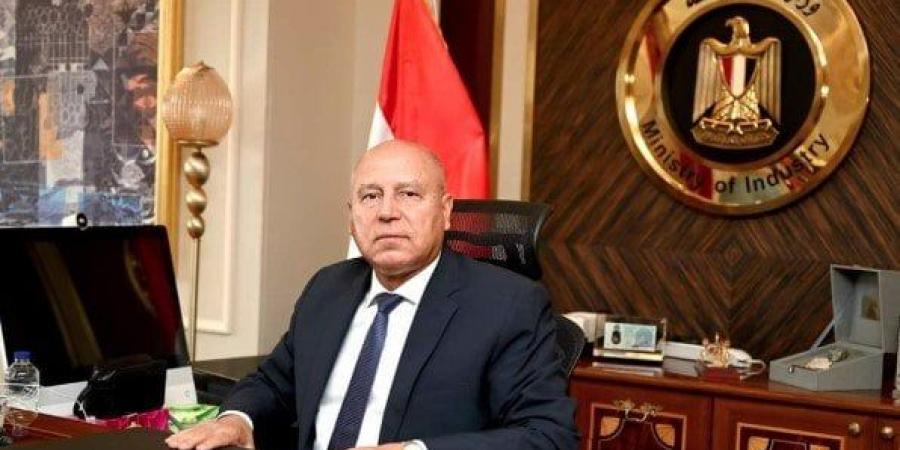 الوزير: بدء التشغيل التجريبي للأتوبيس الترددي من تقاطع الدائري مع الإسكندرية الزراعي - تكنو بلس