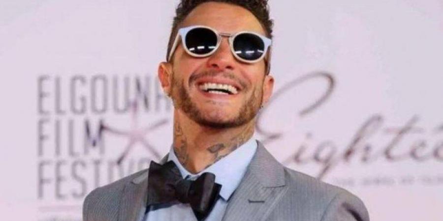 الفنان أحمد الفيشاوي يرد بحدة على منتقدي مظهره: «اخرس يا اللي مبتفهمش» - تكنو بلس
