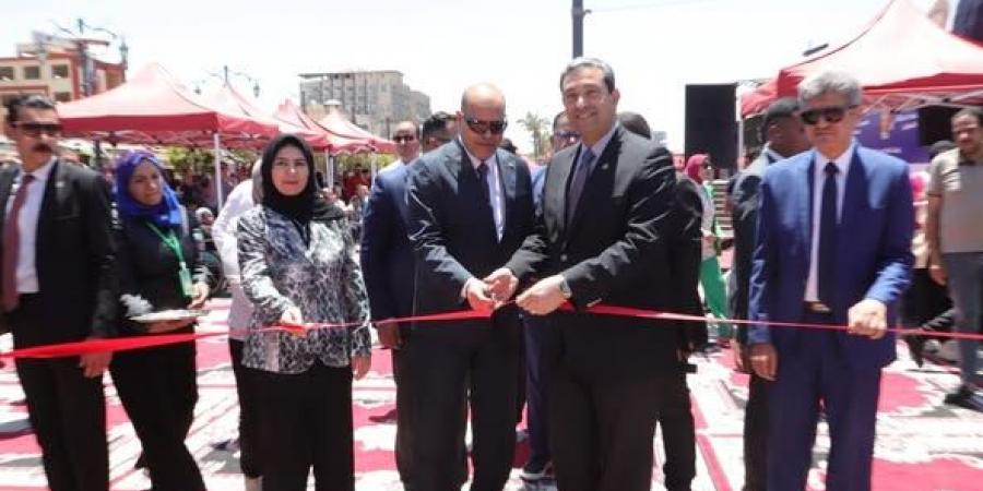 وزير العمل ومحافظ دمياط يفتتحان ملتقى توظيف لتوفير 1100 فرص عمل للشباب - تكنو بلس