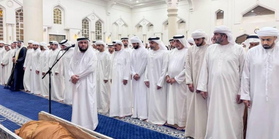 حاكم عجمان يؤدي صلاة الجنازة على جثمان حمد راشد النعيمي - تكنو بلس