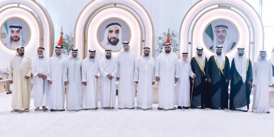 منصور بن زايد وسعود بن صقر وخالد بن محمد والشيوخ يحضرون أفراح الكتبي - تكنو بلس