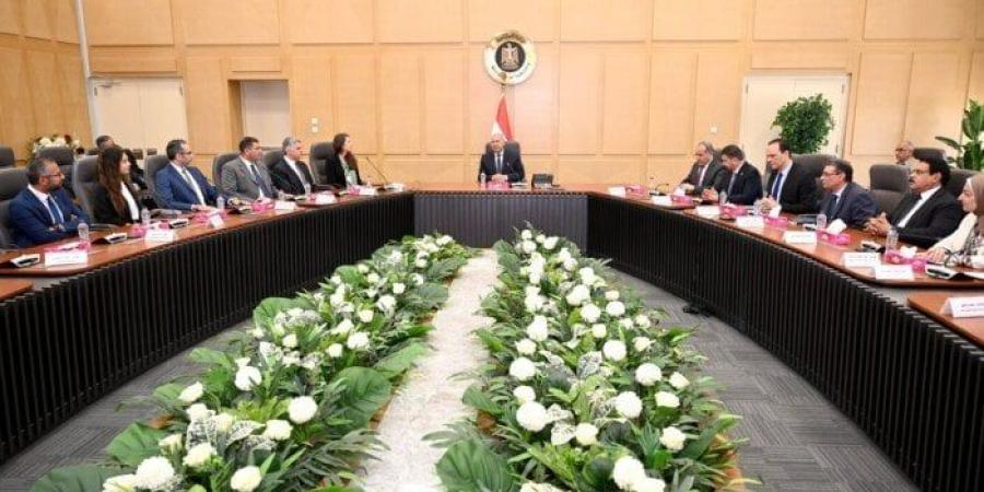 النقل توقع عقد تنفيذ أعمال البنية الأساسية لمشروع إعادة تأهيل ترام الرمل - تكنو بلس