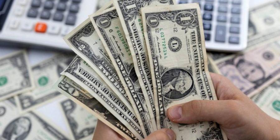 ضغوط مالية وانقسام سياسي يدفعان الدولار إلى أدنى مستوياته في أسبوعين - تكنو بلس